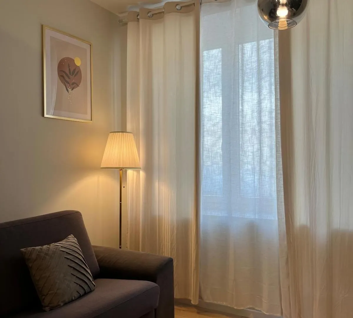 Apartament T2 Lumineux Avec Terrasse Et Fibre Aubenas 0*,
